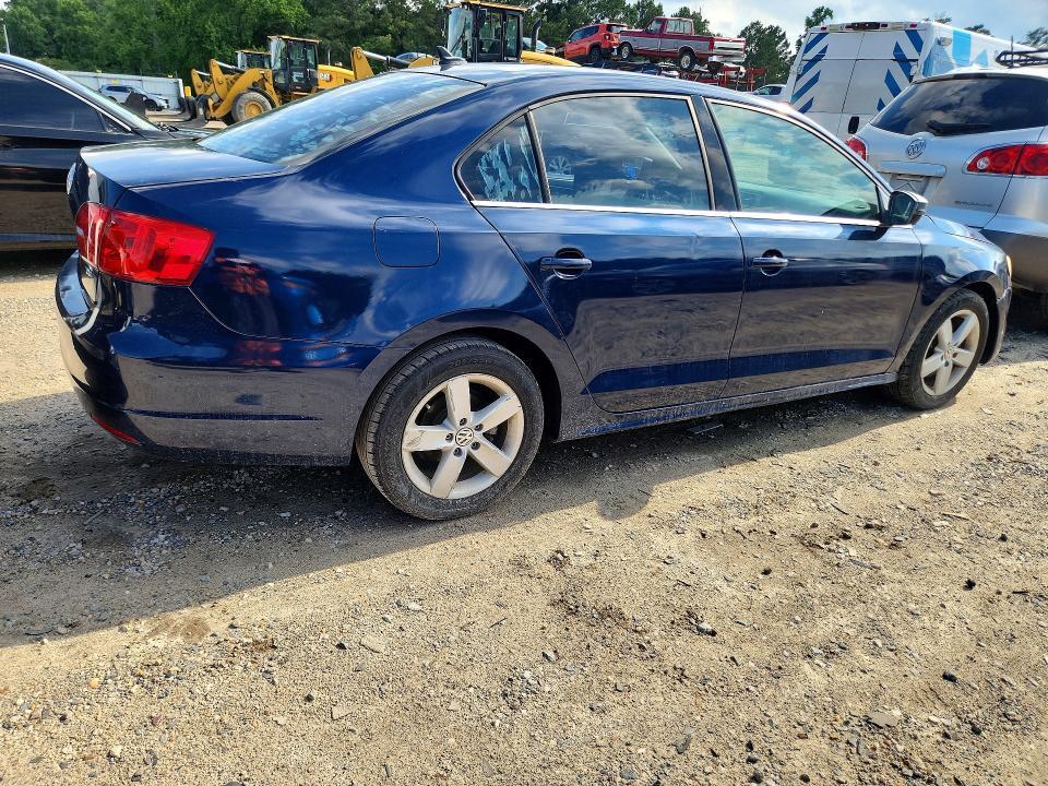 2013 VOLKSWAGEN JETTA TDI — Фото 3 из 12
