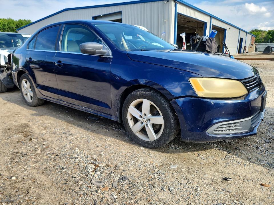 2013 VOLKSWAGEN JETTA TDI — Фото 4 из 12