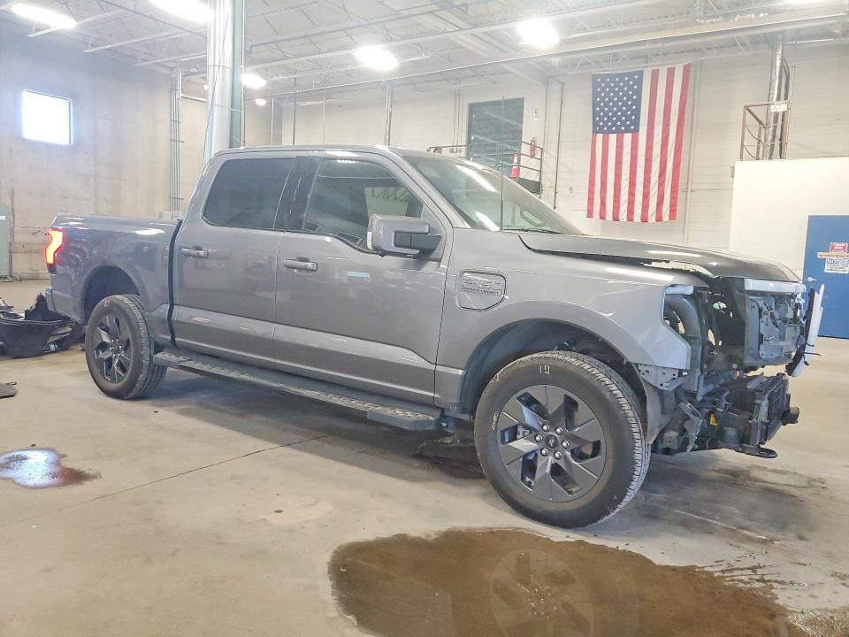 2022 FORD F150 LIGHTNING PRO — Фото 4 из 13