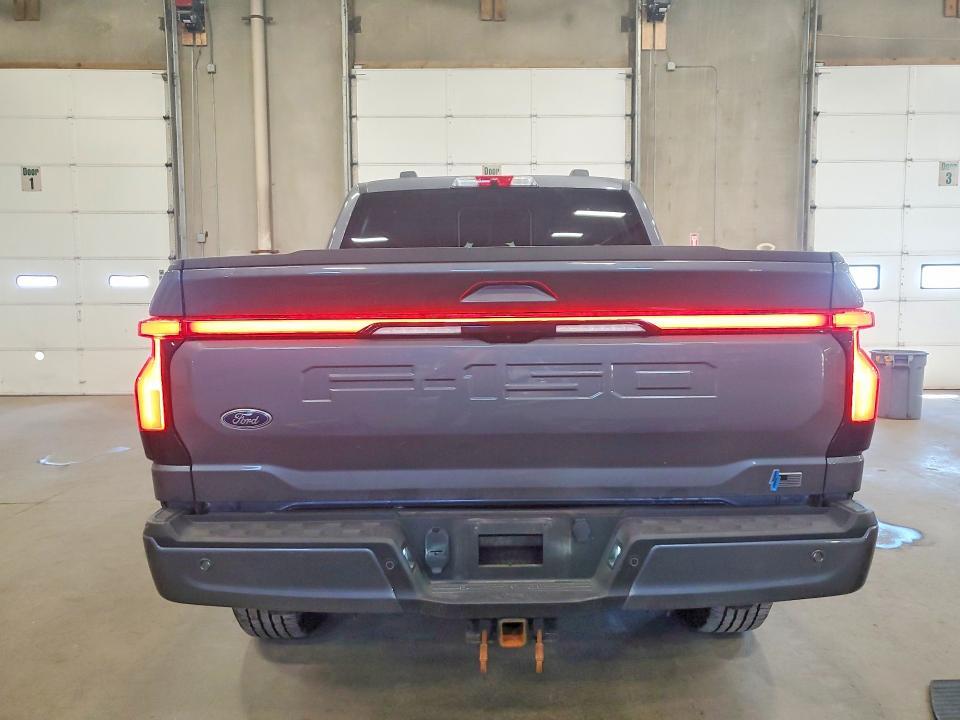 2022 FORD F150 LIGHTNING PRO — Фото 6 из 13