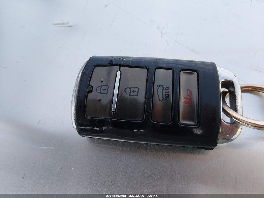KNALC4J10H5024359 2017 KIA CADENZA photo no. 11