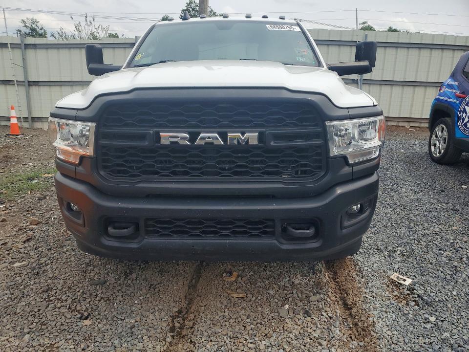 2022 RAM 3500 — Фото 5 из 12