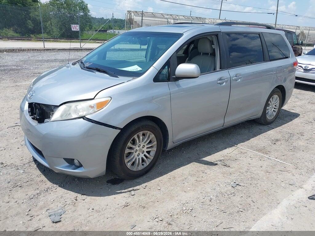 5TDYK3DCXES522478 2014 TOYOTA SIENNA photo no. 2