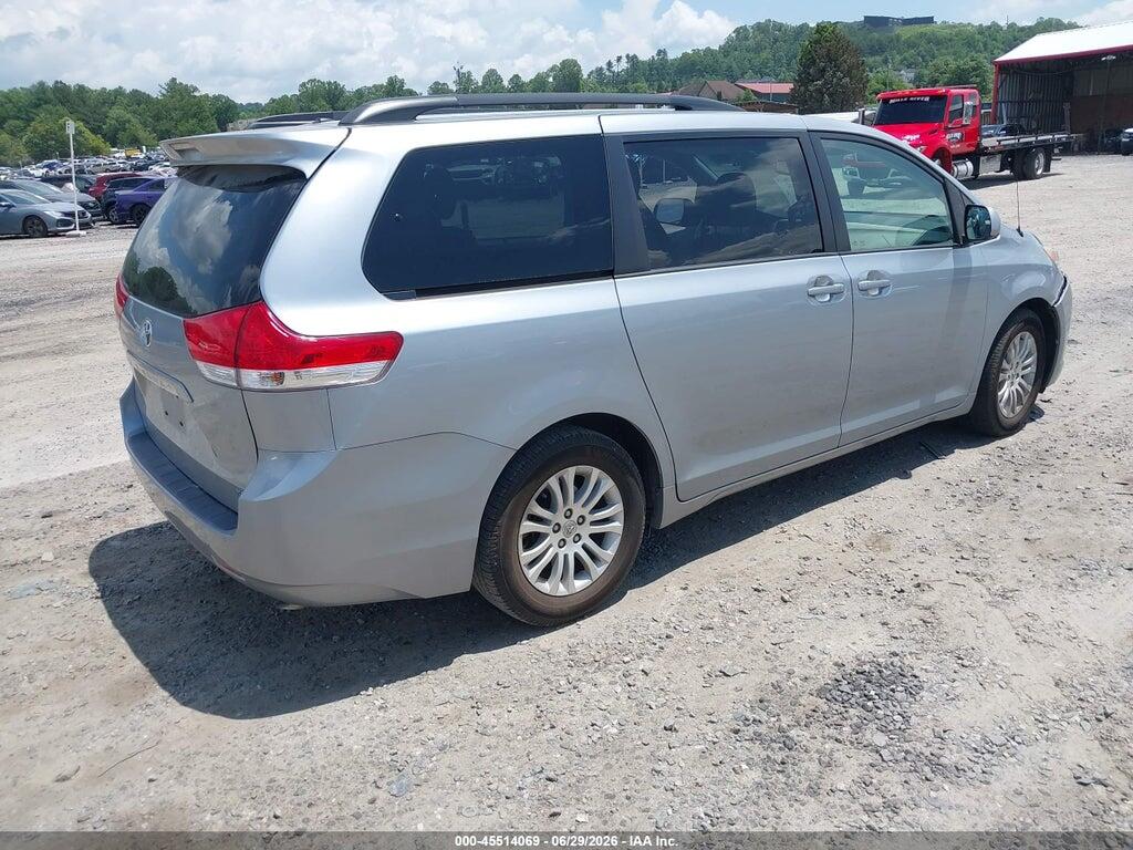 5TDYK3DCXES522478 2014 TOYOTA SIENNA photo no. 4