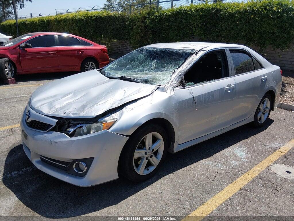 4T1BF1FK8EU440498 2014 TOYOTA CAMRY photo no. 2