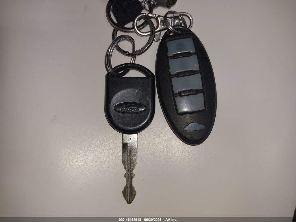 1FAHP35N58W285572 2008 FORD FOCUS photo no. 11