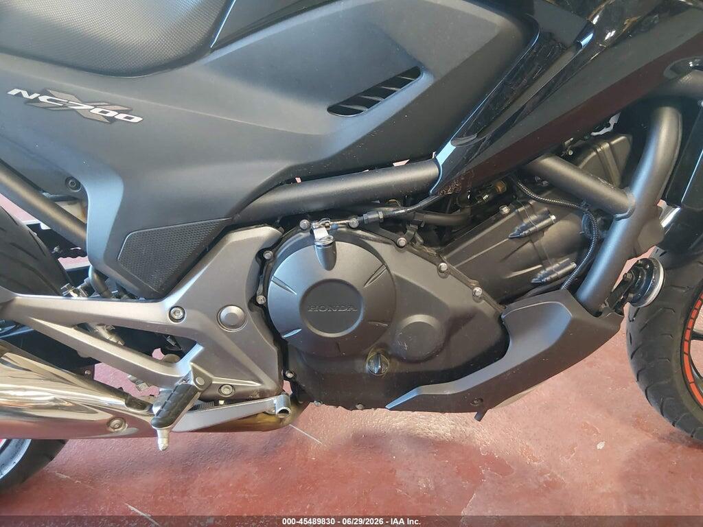 JH2RC6306FK100024 2015 HONDA NC700X photo no. 8