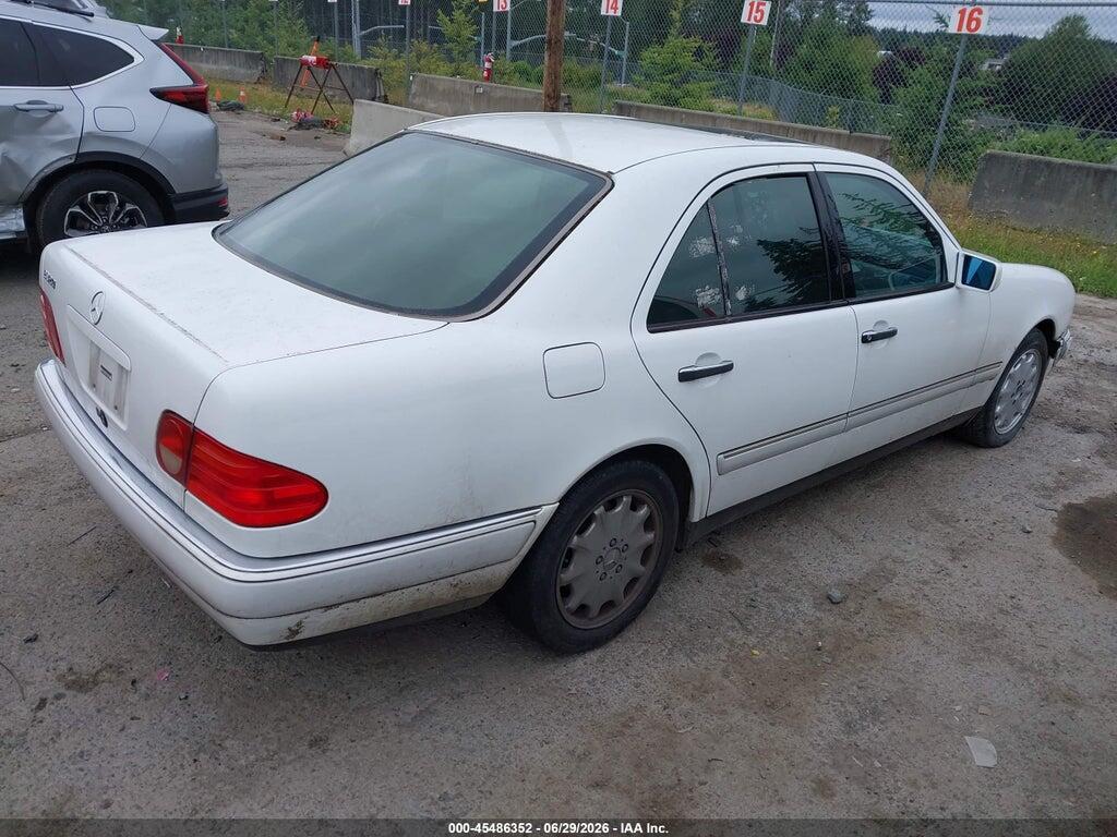 WDBJF55F0VJ032220 1997 MERCEDES-BENZ E 320 photo no. 4