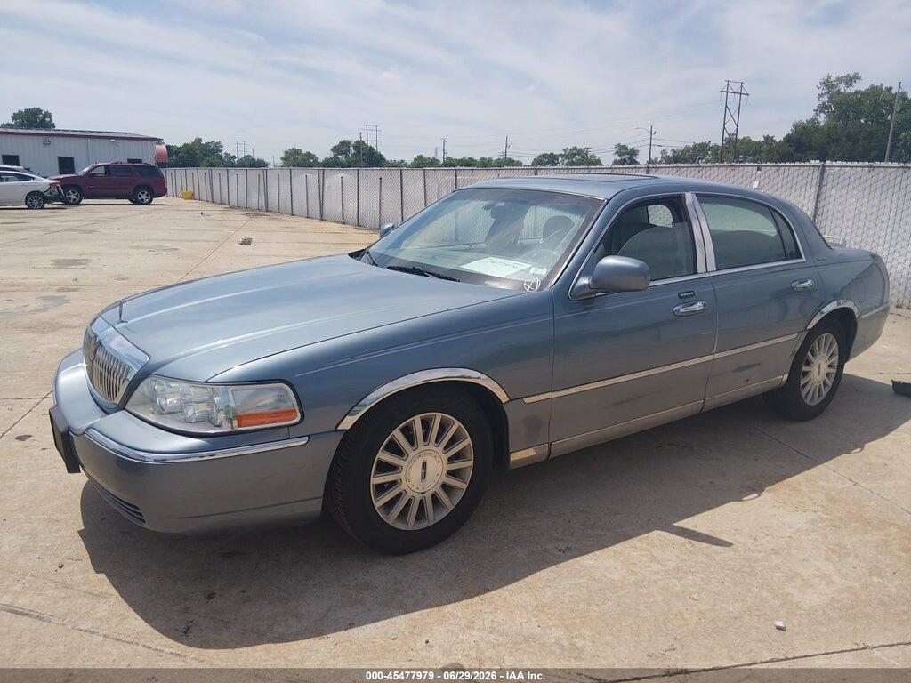 1LNHM81W44Y644886 2004 LINCOLN TOWN CAR photo no. 2
