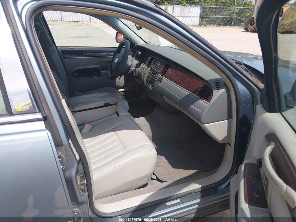 1LNHM81W44Y644886 2004 LINCOLN TOWN CAR photo no. 5
