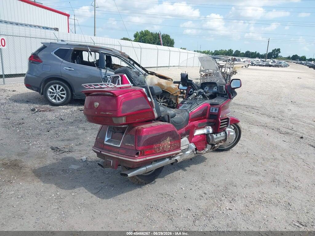1HFSC2230XA101679 1999 HONDA GL1500 photo no. 3
