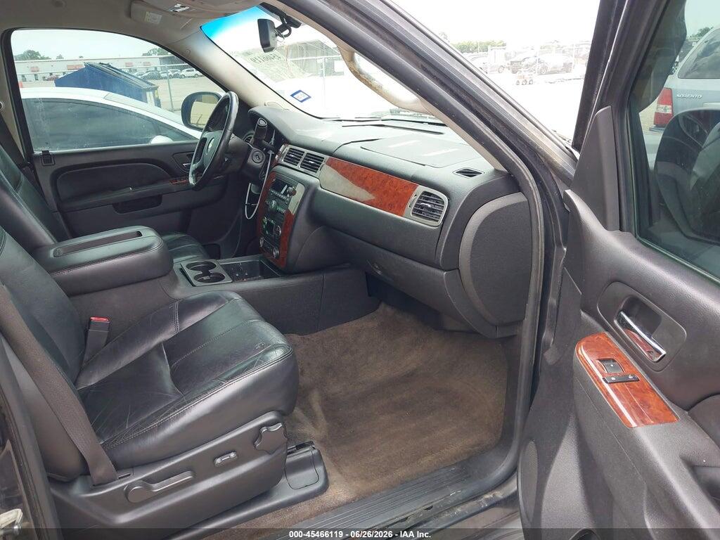 3GNNCFE06AG232924 2010 CHEVROLET AVALANCHE 1500 photo no. 5