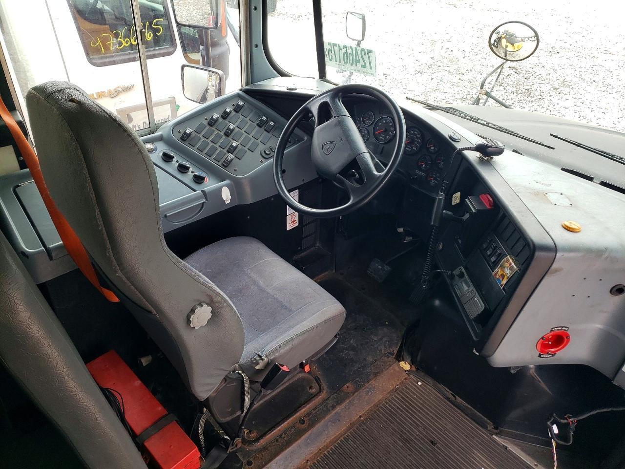 2014 IC CORPORATION CE SERIES SCHOOL - SCHOOL BUS — Фото 5 из 10