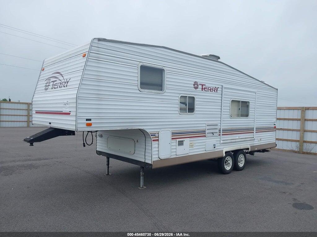 1EA5A272622963663 2002 FLEETWOOD TERRY FREEDOM 275A 5TH WHL TRAVEL TRAILER photo no. 2