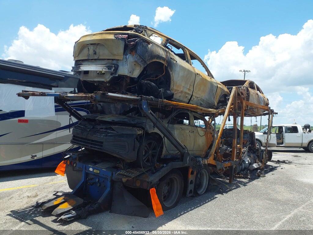 1FVHAHAV11PF93036 2001 FREIGHTLINER CONVENTIONAL photo no. 4