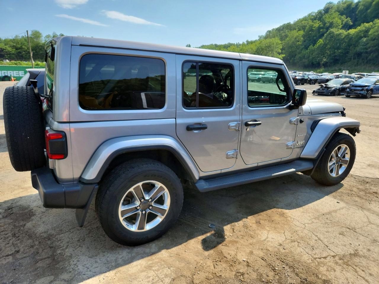 2021 JEEP WRANGLER UNLIMITED SAHARA — Фото 3 из 13