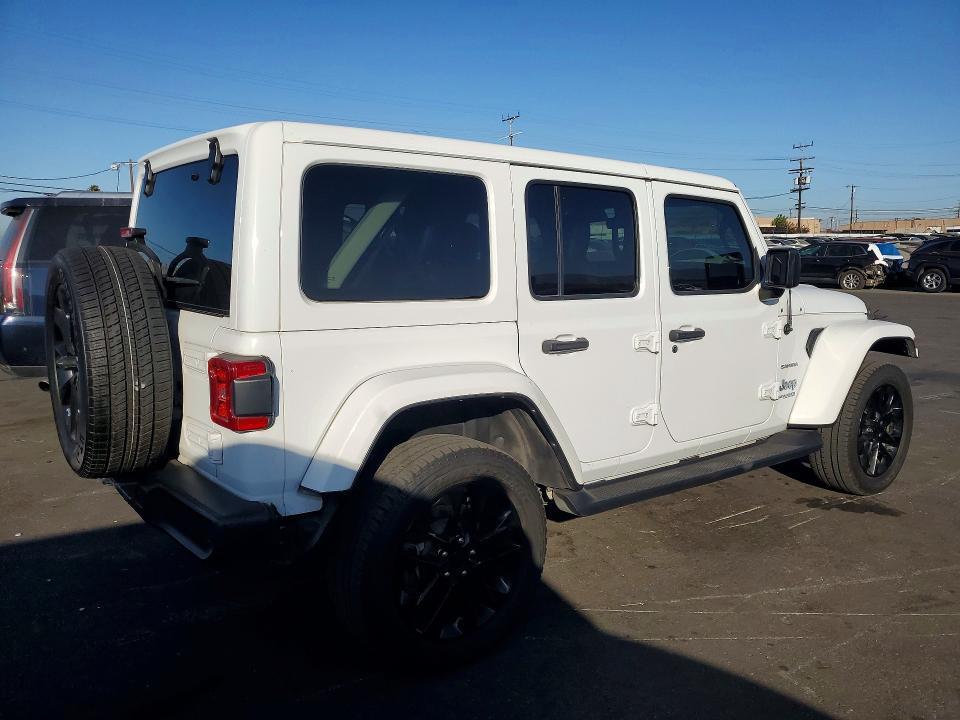 2021 JEEP WRANGLER UNLIMITED SAHARA 4XE — Фото 3 из 13