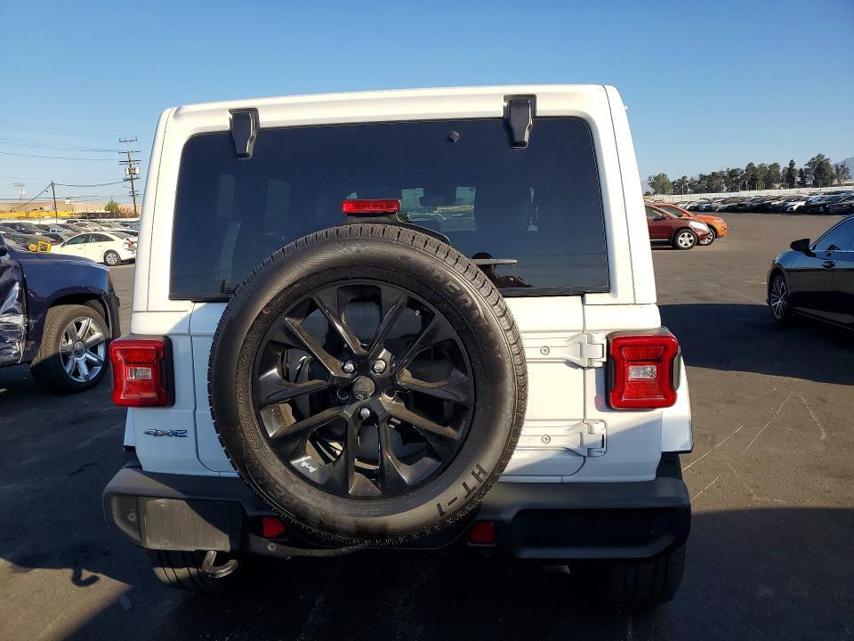2021 JEEP WRANGLER UNLIMITED SAHARA 4XE — Фото 6 из 13