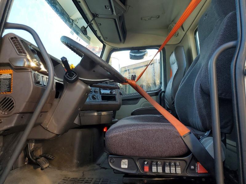 2016 VOLVO VNL SEMI TRUCK — Фото 5 из 10