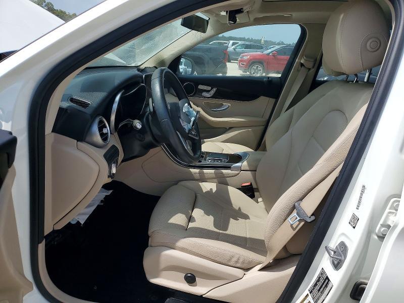 2021 MERCEDES-BENZ GLC 300 — Фото 7 из 12