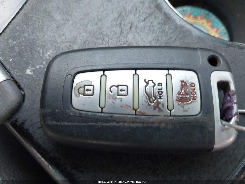 5NPEC4AC8BH284531 2011 HYUNDAI SONATA photo no. 11