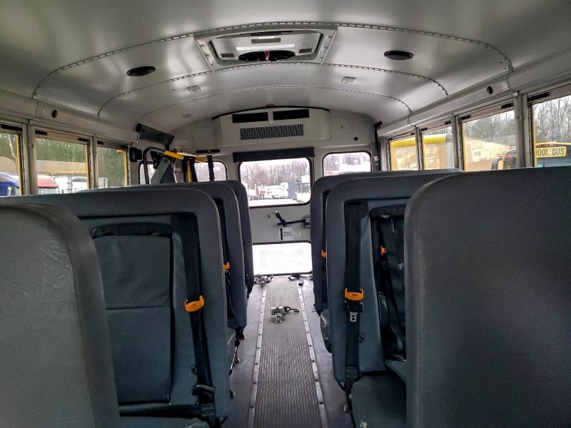 2012 CHEVROLET EXPRESS SCHOOL BUS — Фото 6 из 10