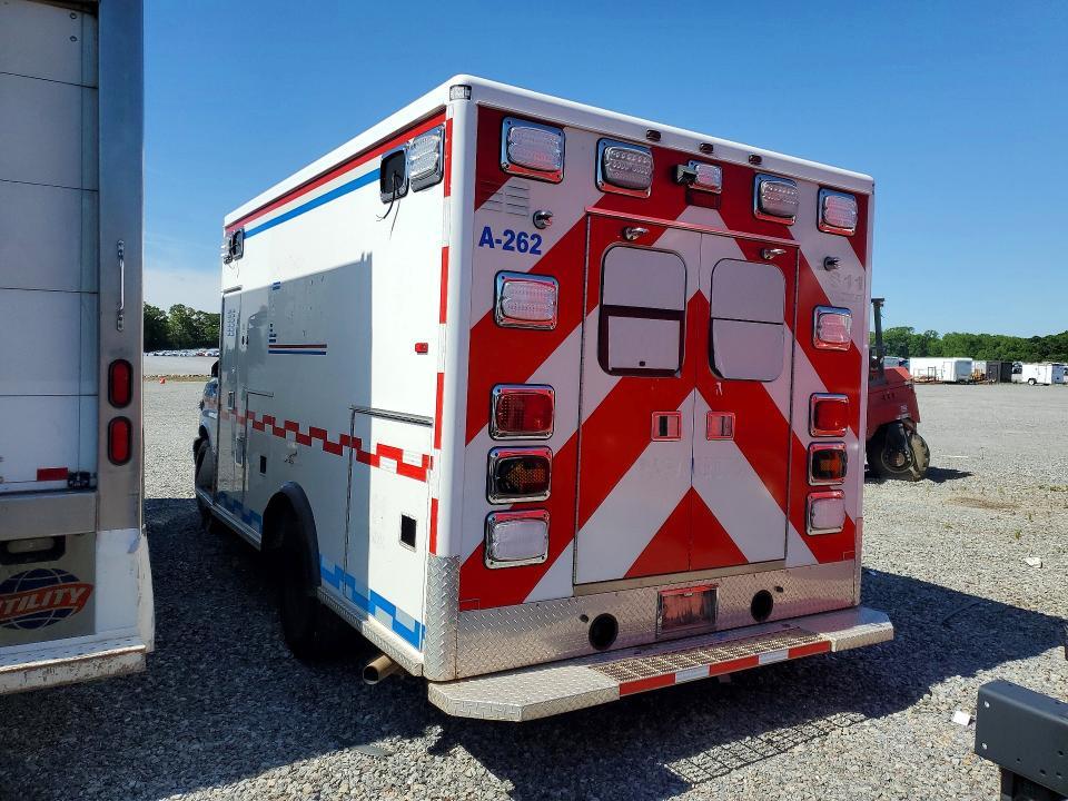 2019 CHEVROLET EXPRESS G3500 AMBULANCE — Фото 2 из 12