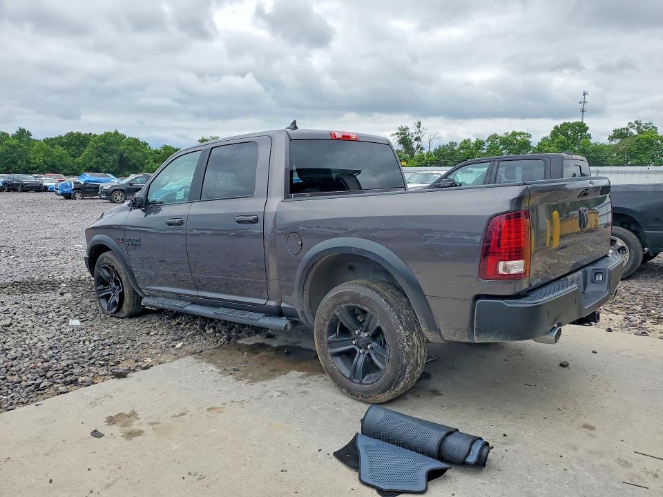 2021 RAM 1500 CLASSIC SLT — Фото 2 из 12