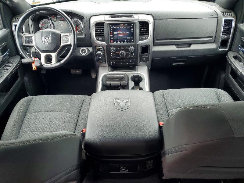 2021 RAM 1500 CLASSIC SLT — Фото 8 из 12