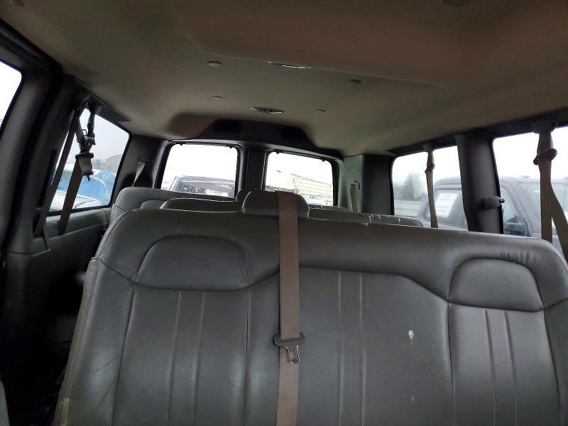 2019 CHEVROLET EXPRESS G3500 LS  2.8L 4C TDSL PASSENGER — Фото 11 из 13