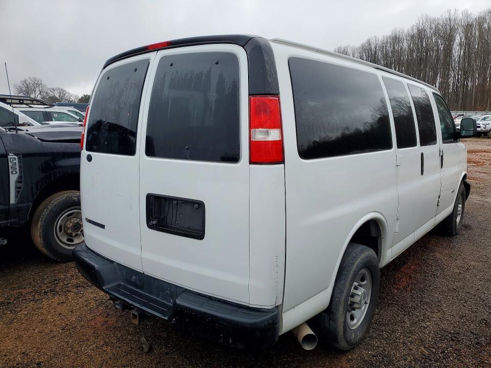 2019 CHEVROLET EXPRESS G3500 LS  2.8L 4C TDSL PASSENGER — Фото 3 из 13