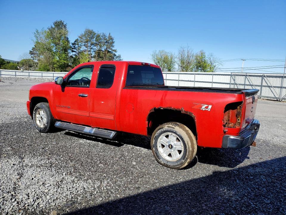 2011 CHEVROLET SILVERADO K1500 LT — Фото 2 из 12