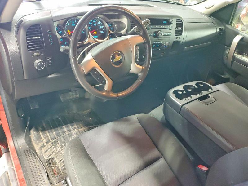 2011 CHEVROLET SILVERADO K1500 LT — Фото 8 из 12