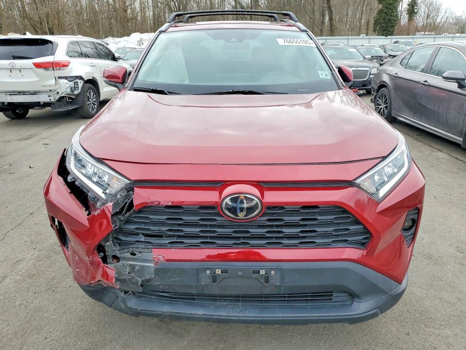 2021 TOYOTA RAV4 XLE — Фото 5 из 12