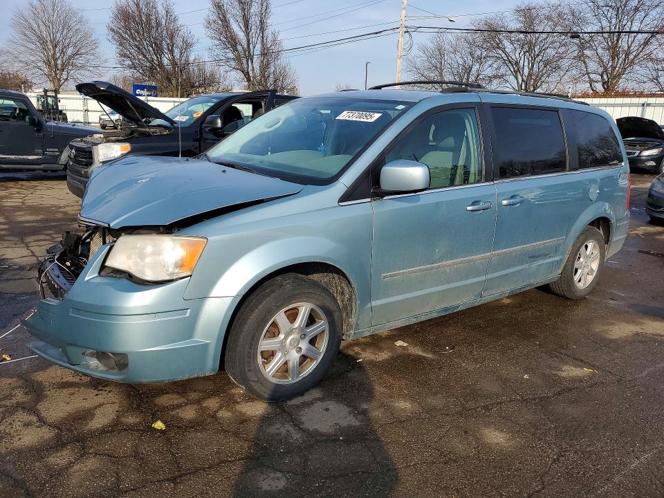 2010 CHRYSLER TOWN & COUNTRY TOURING