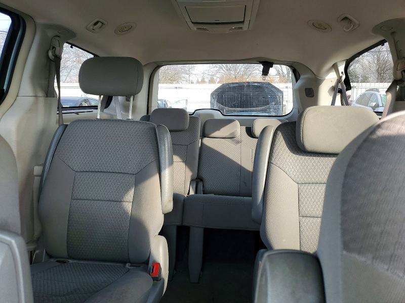 2010 CHRYSLER TOWN & COUNTRY TOURING — Фото 10 из 13