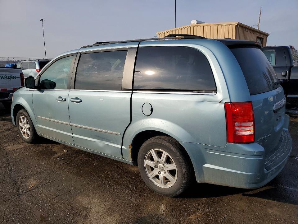 2010 CHRYSLER TOWN & COUNTRY TOURING — Фото 2 из 13
