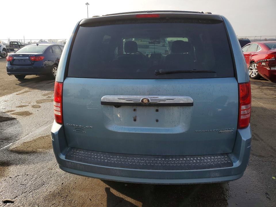 2010 CHRYSLER TOWN & COUNTRY TOURING — Фото 6 из 13