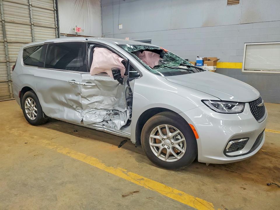 2026 CHRYSLER PACIFICA SELECT — Фото 4 из 13