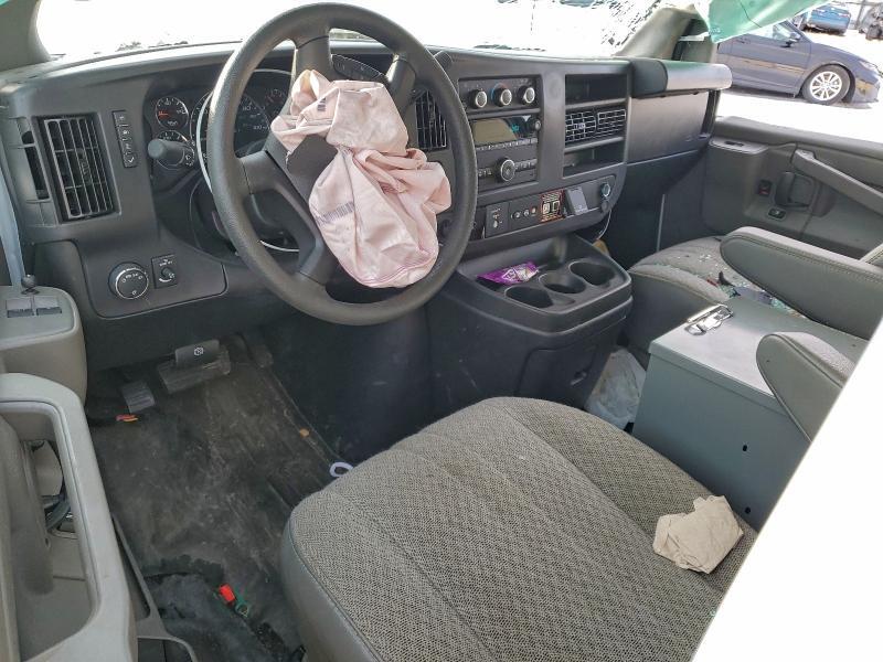 2025 CHEVROLET EXPRESS G3500 — Фото 8 из 13