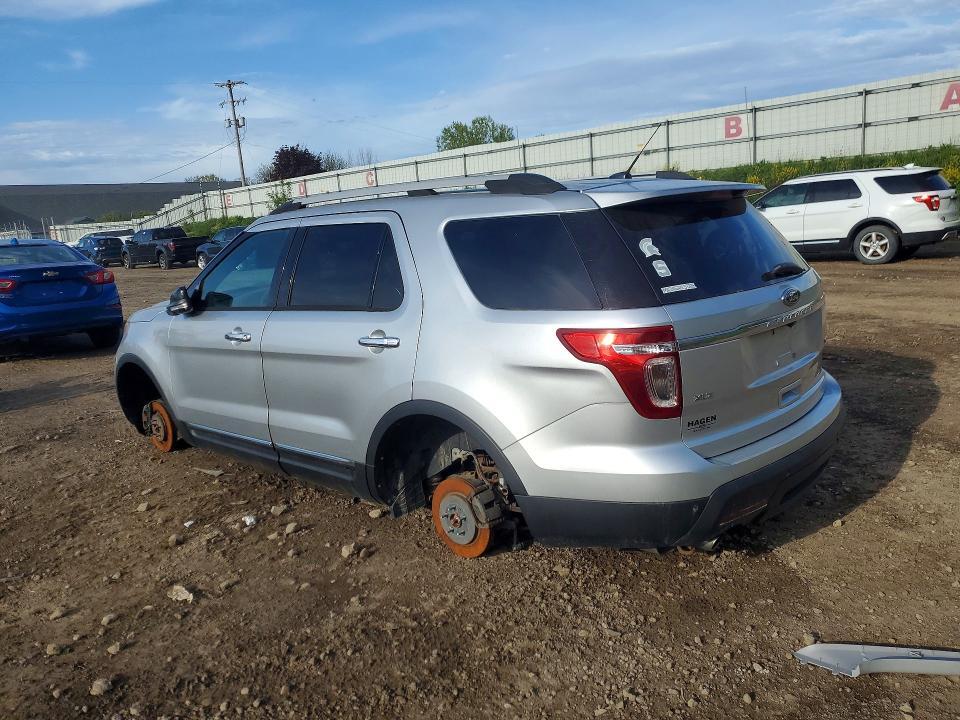 2015 FORD EXPLORER XLT — Фото 2 из 13
