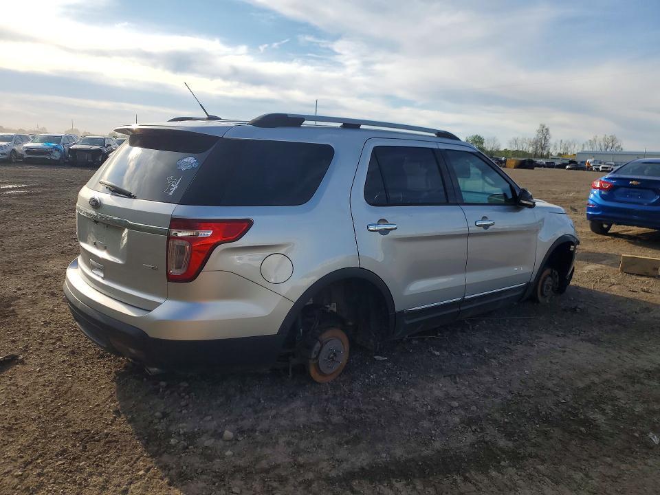 2015 FORD EXPLORER XLT — Фото 3 из 13