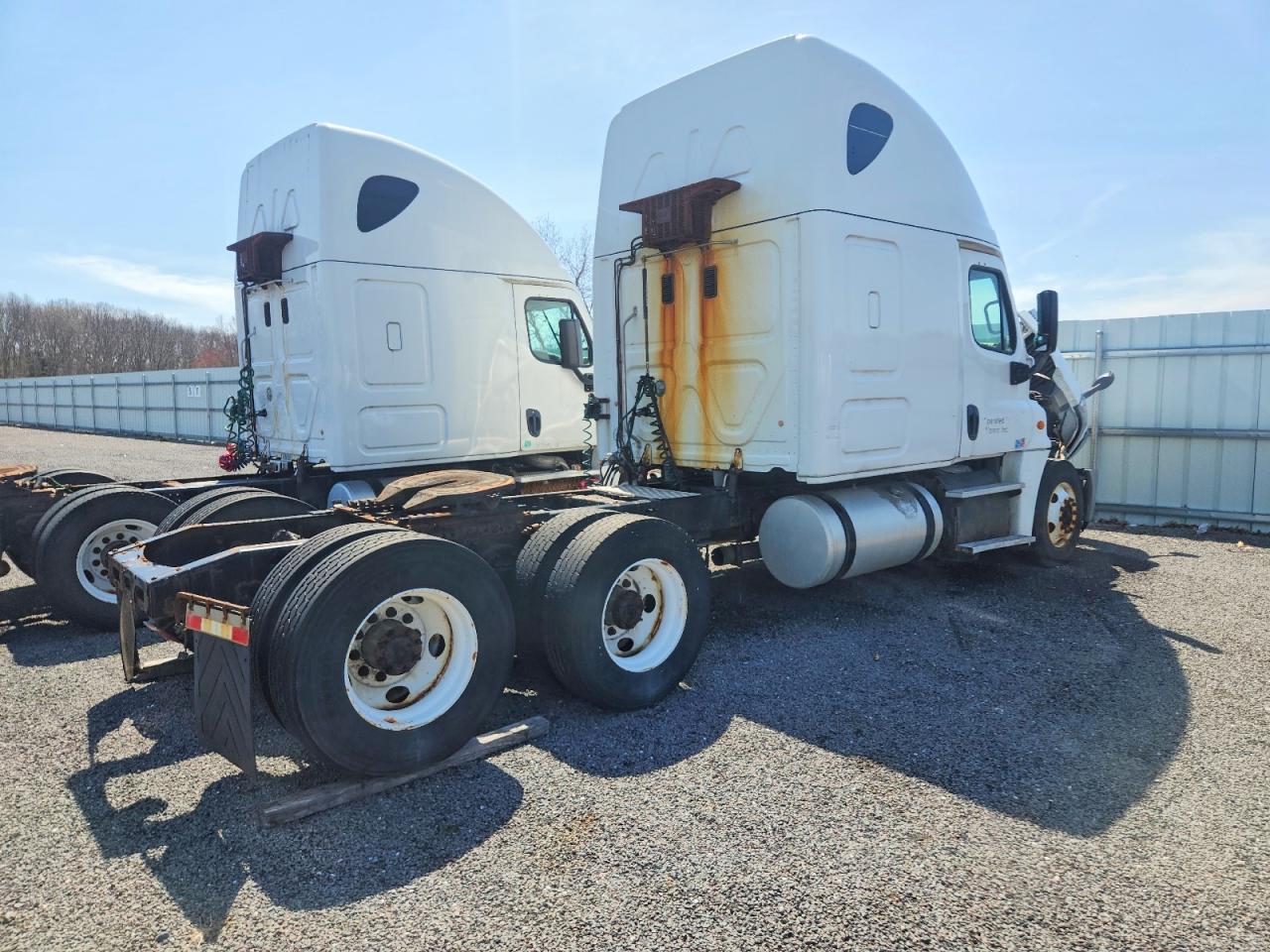 2015 FREIGHTLINER CASCADIA 125 SEMI TRUCK — Фото 4 из 10
