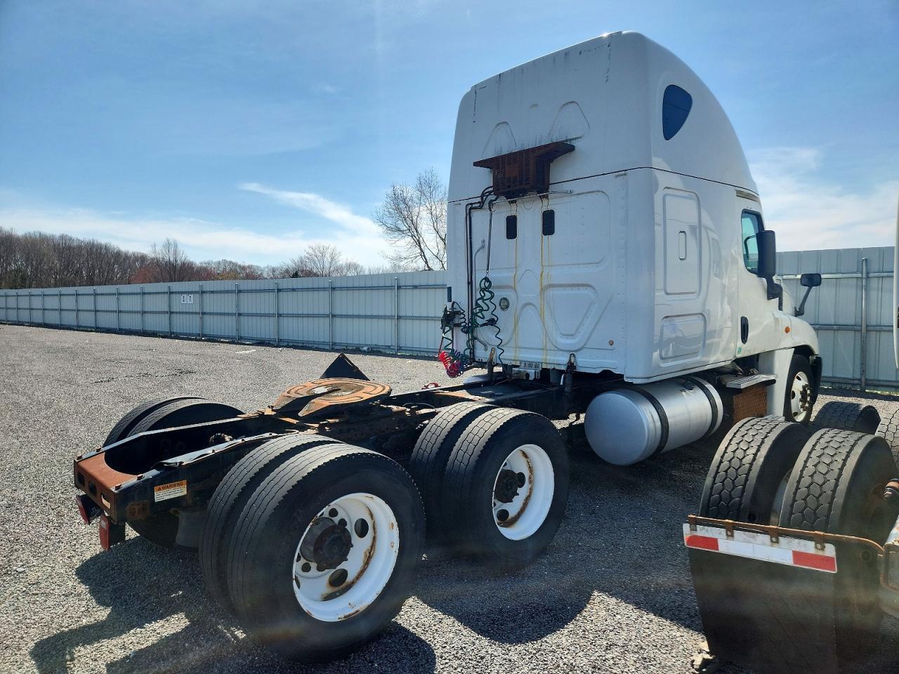 2015 FREIGHTLINER CASCADIA 125 SEMI TRUCK — Фото 4 из 10