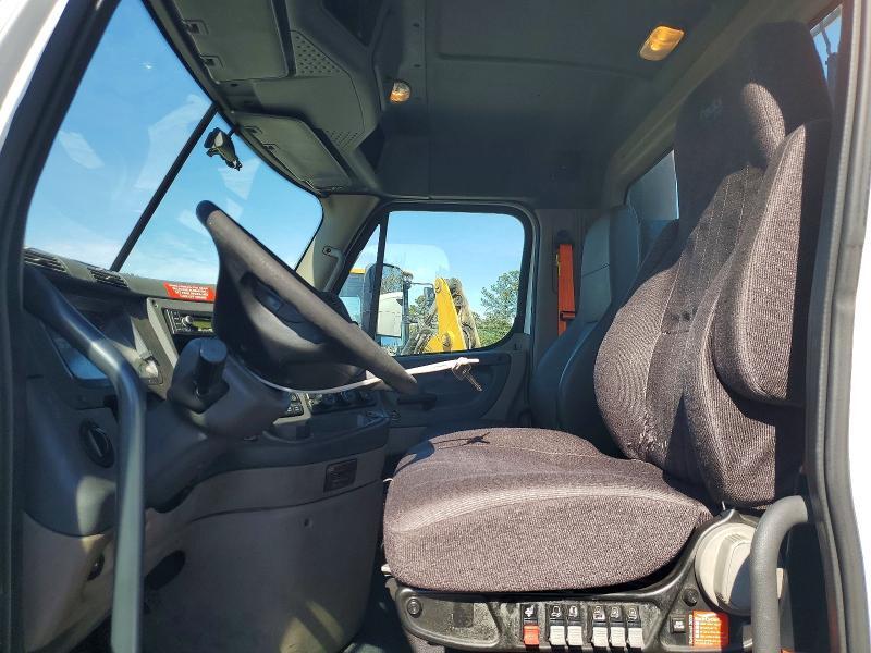 2016 FREIGHTLINER CASCADIA 125 SEMI TRUCK — Фото 5 из 10