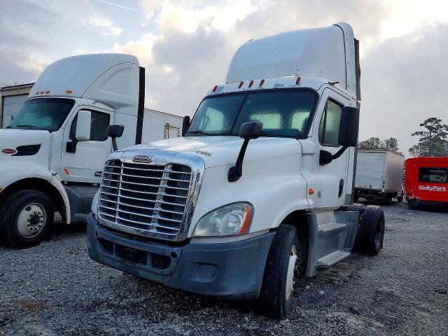 2016 FREIGHTLINER CASCADIA 125 SEMI TRUCK — Фото 9 из 10