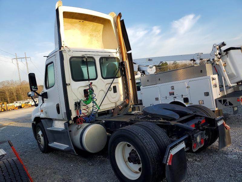 2016 FREIGHTLINER CASCADIA 125 SEMI TRUCK — Фото 3 из 10