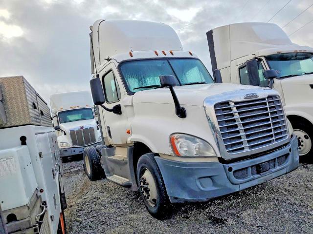 2016 FREIGHTLINER CASCADIA 125 SEMI TRUCK — Фото 9 из 10