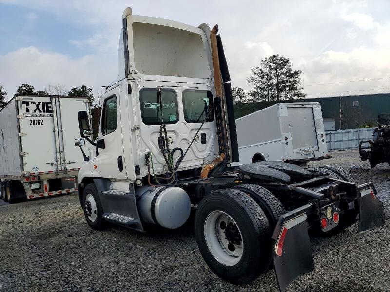 2016 FREIGHTLINER CASCADIA 125 SEMI TRUCK — Фото 3 из 10