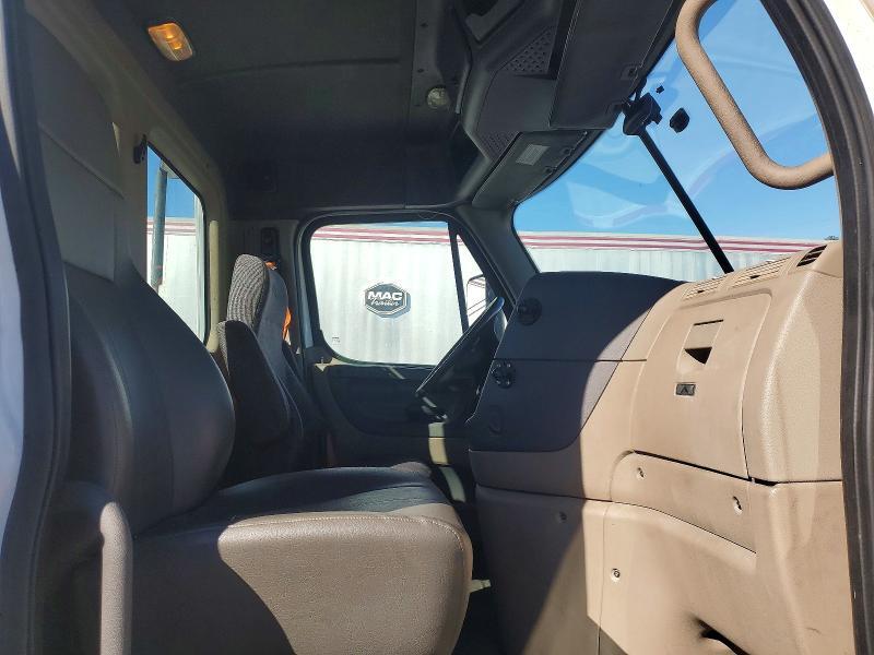 2016 FREIGHTLINER CASCADIA 125 SEMI TRUCK — Фото 5 из 10